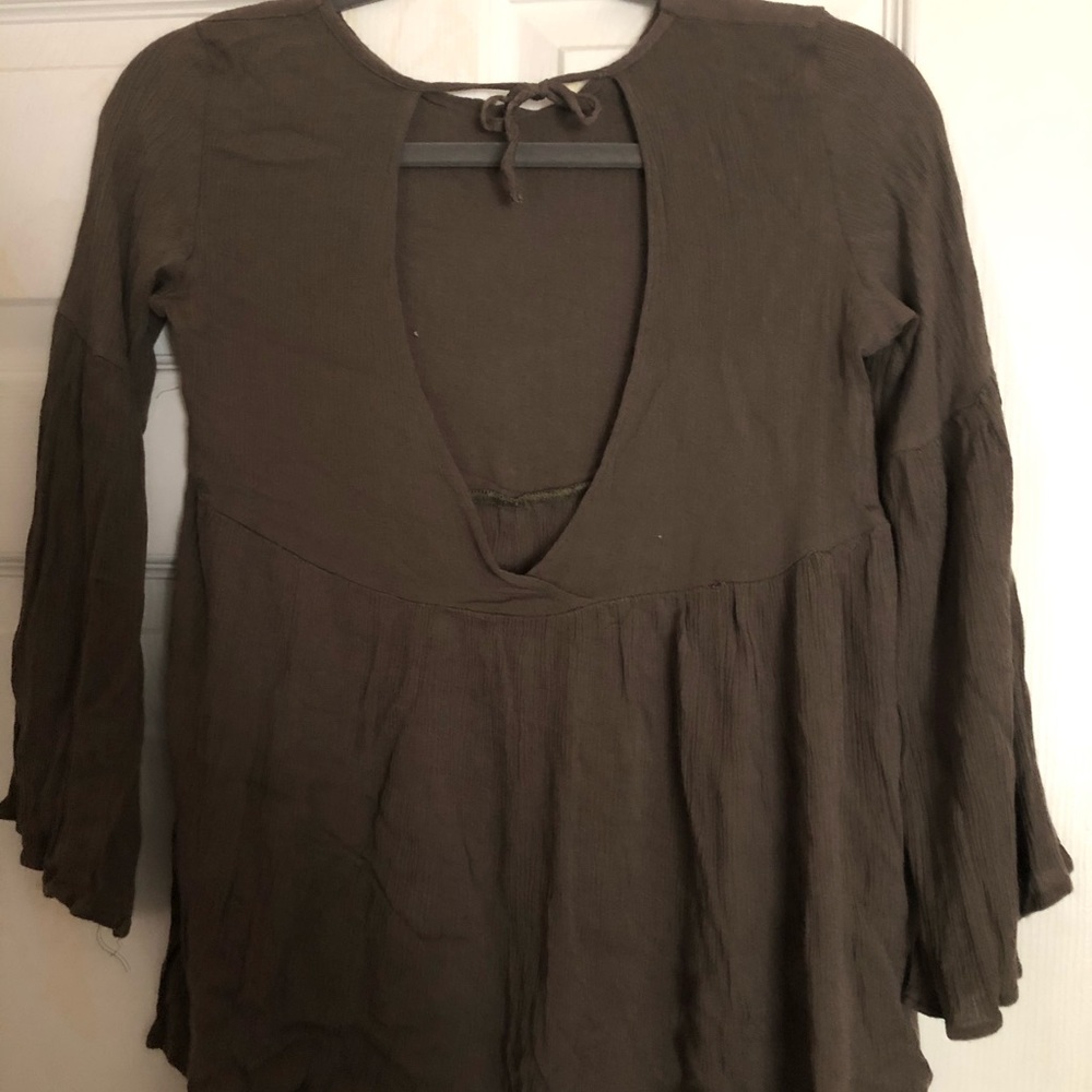Flowy olive top - Picture 2 of 2